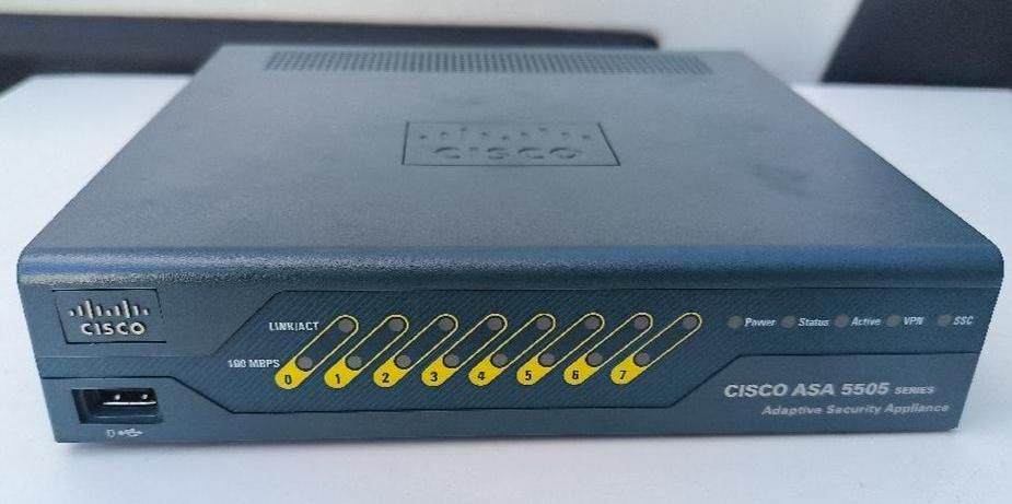 Appliance de sécurité réseau de marque CISCO, modèle ASA 550…