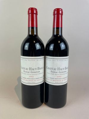 2 btls Château Haut-Bailly 1992 - Pessac-Léognan (TVA récupé…