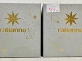 deux boîtes de rabanne posées sur une table, avec une étiquette de prix