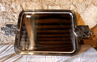 Plateau en m étal argenté prise en forme de blason 74X38,5cm - Photo 1