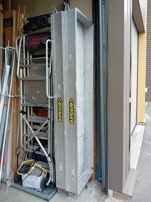 échafaudage comprenant : 2 grandes échelles, 2 petites éch… - Photo 1