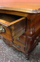 Commode tombeau de style Louis XV en bois naturel, 83x106x56… (photo 4)