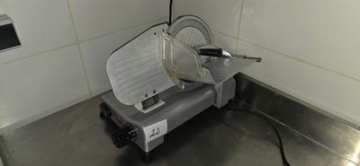 Une Petite Trancheuse A Jambon Rgv