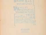 un vieux livre sur lequel figure l'image d'un train