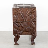 Meuble-bar en bois sculpté avec des reliefs figuratifs, de s… (photo 5)