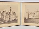 un livre ouvert sur lequel est dessiné un château