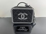 chanel black and white quilted quilted handbag