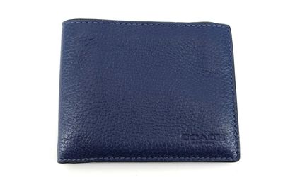 une image représentant un portefeuille en cuir bleu sur fond blanc