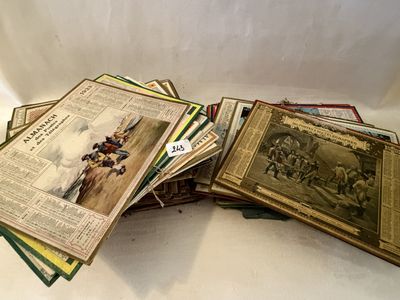 plusieurs livres sont empilés sur une table