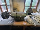 a machine that is sitting on a table in a room