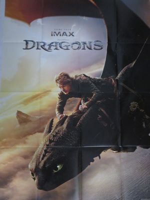 affiche du film « Comment dresser son dragon », sur laquelle on voit un jeune enfant chevauchant un dragon