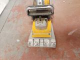 a machine that is sitting on the floor in the room