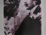 L'affiche de « Don't a Vine » est accrochée au mur.