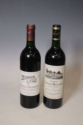 VINS DE BORDEAUX. Lot de 2 bouteilles : - 1 bouteille de Châ…