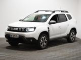 la dacia blanche est garée dans une pièce au sol en damier