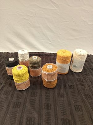 Lot de 80 bobines de fil macramé - différentes couleurs