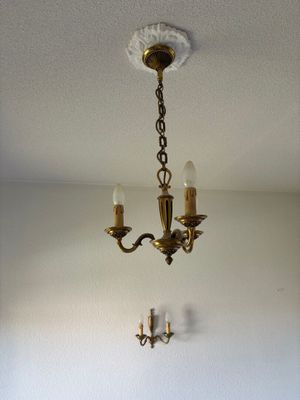 Lustre à 3 bras de lumière en bronze doré de style Louis XVI…