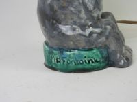 PIED DE LAMPE en faïence polychrome figurant un éléphant ass… (photo 2)
