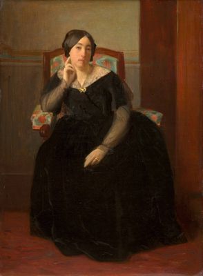 portrait d'une femme en robe noire, assise sur une chaise