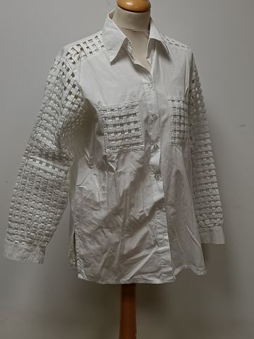 Inés DE LA FRESSANGE. T 40-42 à vue. Grand chemisier en coton man