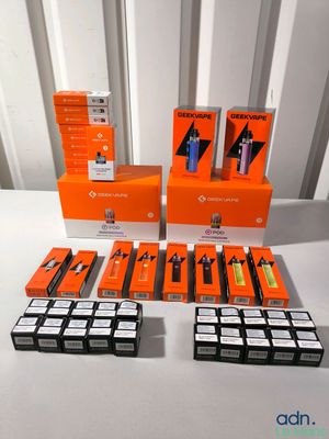 une image représentant un ensemble d'appareils électroniques posés sur une table