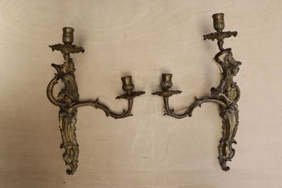 paire d'appliques murales antiques en laiton avec bougeoirs