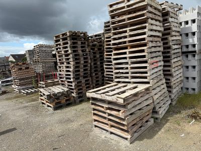 1 lot de palettes en bois