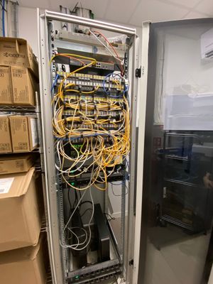 VENTE SUR DESIGNATION - LOT 1 - Une baie de brassage contenant : - Photo 1