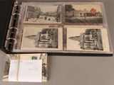un classeur sur lequel figurent des photos de bâtiments et une carte postale