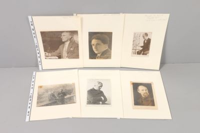Plusieurs photos d'un homme et d'une femme sont disposées sur une table