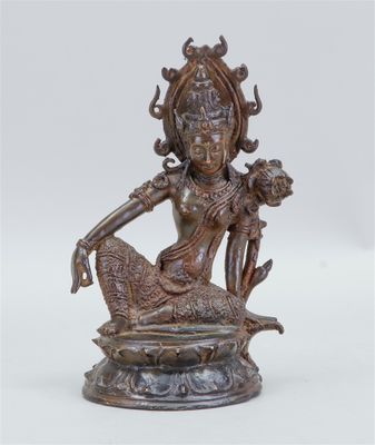 Figure de Tara en bronze en position assise. Tibet, 19e sièc…