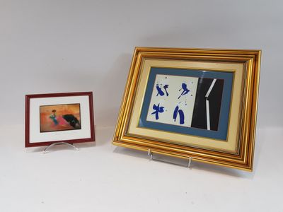 une photo d'une photo et une photo d'une photo posées sur une table