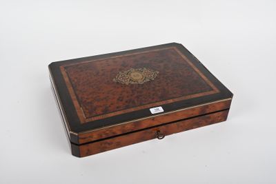 Boîte à jeu en placage de ronce de noyer ornée de médaillons… - Photo 1