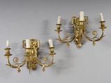 paire d'appliques murales anciennes en laiton avec bougies blanches