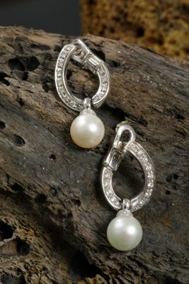 Boucles D'Oreilles En Or 750/1000 (18 Carats) - 3 Perles Chacune - 0,80g