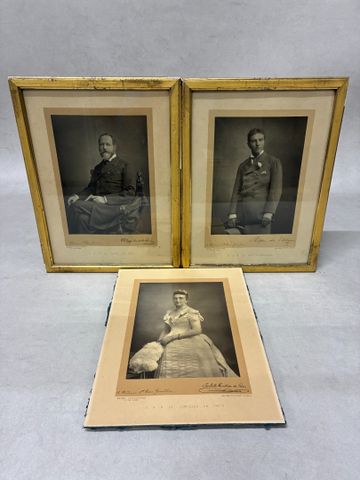 WALERY. Photographer to the Queen. Londres. Trois photographies d