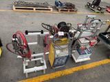 beaucoup de matériel qui traîne sur le parking