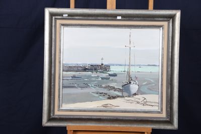 une image d'un tableau représentant un bateau dans l'eau