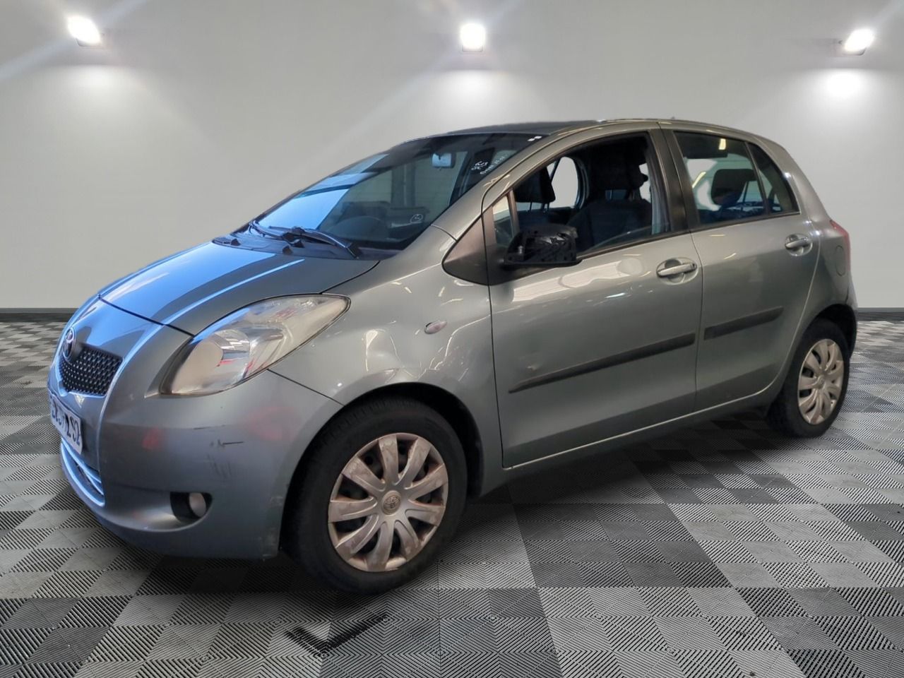 TOYOTA - YARIS II 1.3 - 87 VVT-I LUNA PACK - ES - Mise en se…