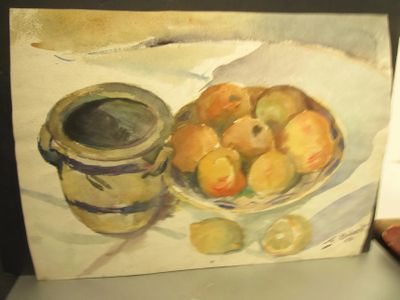 un tableau représentant un bol de fruits et un bocal posés sur une table
