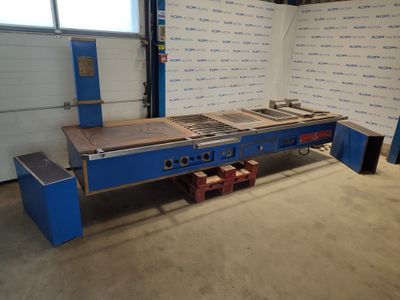 une image d'une machine dans un entrepôt