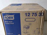 une boîte en carton contenant un rouleau de papier toilette