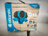 une boîte en carton contenant une image représentant une pompe à eau