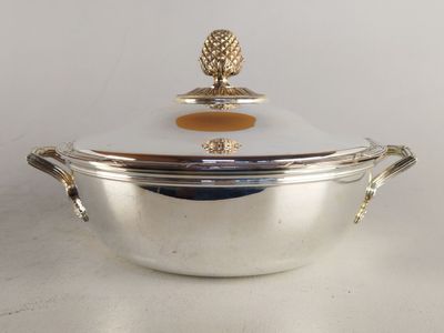 CHRISTOFLE. Légumier couvert en métal argenté, la bordure à … - Photo 1