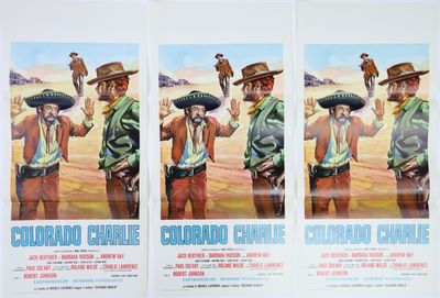 trois affiches de cinéma représentant un homme et une femme armés