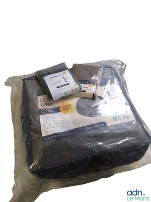 un sac de literie emballé et prêt à être expédié