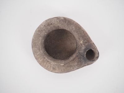 Lampe romaine en terre cuite. 7 cm