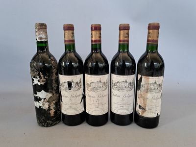 BORDEAUX - Ensemble de 5 bouteilles composé de : 4 bouteille…