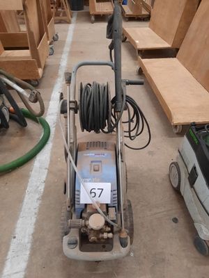 a machine that is sitting in the middle of a room