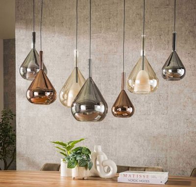 Suspension 7 lampes , en verre ambré, cuivré et chromé, Dime…